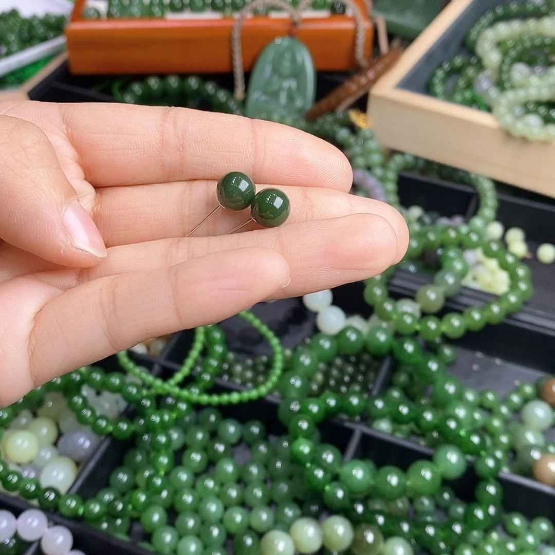 和田玉（碧玉）颈饰未镶嵌