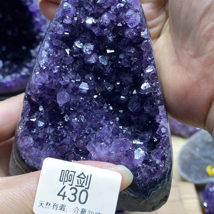 小***子未镶嵌紫晶大型摆件（非配饰）