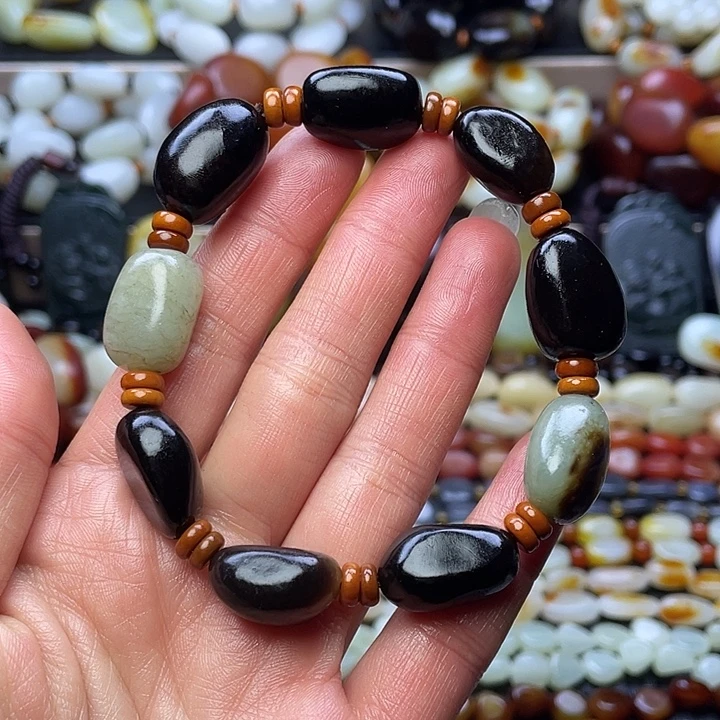 和田玉未镶嵌手串