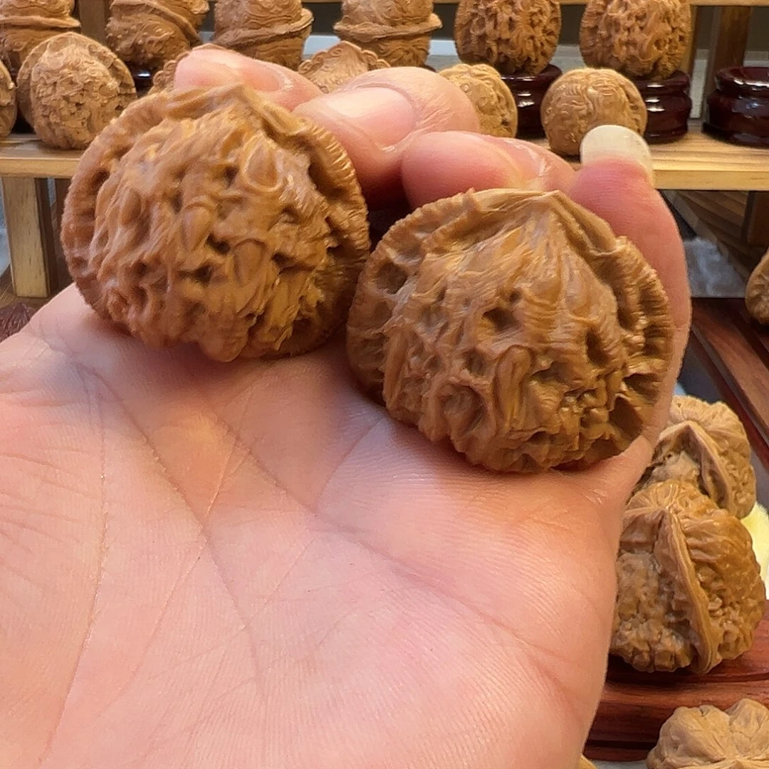 海***迷核桃雕刻的题材是