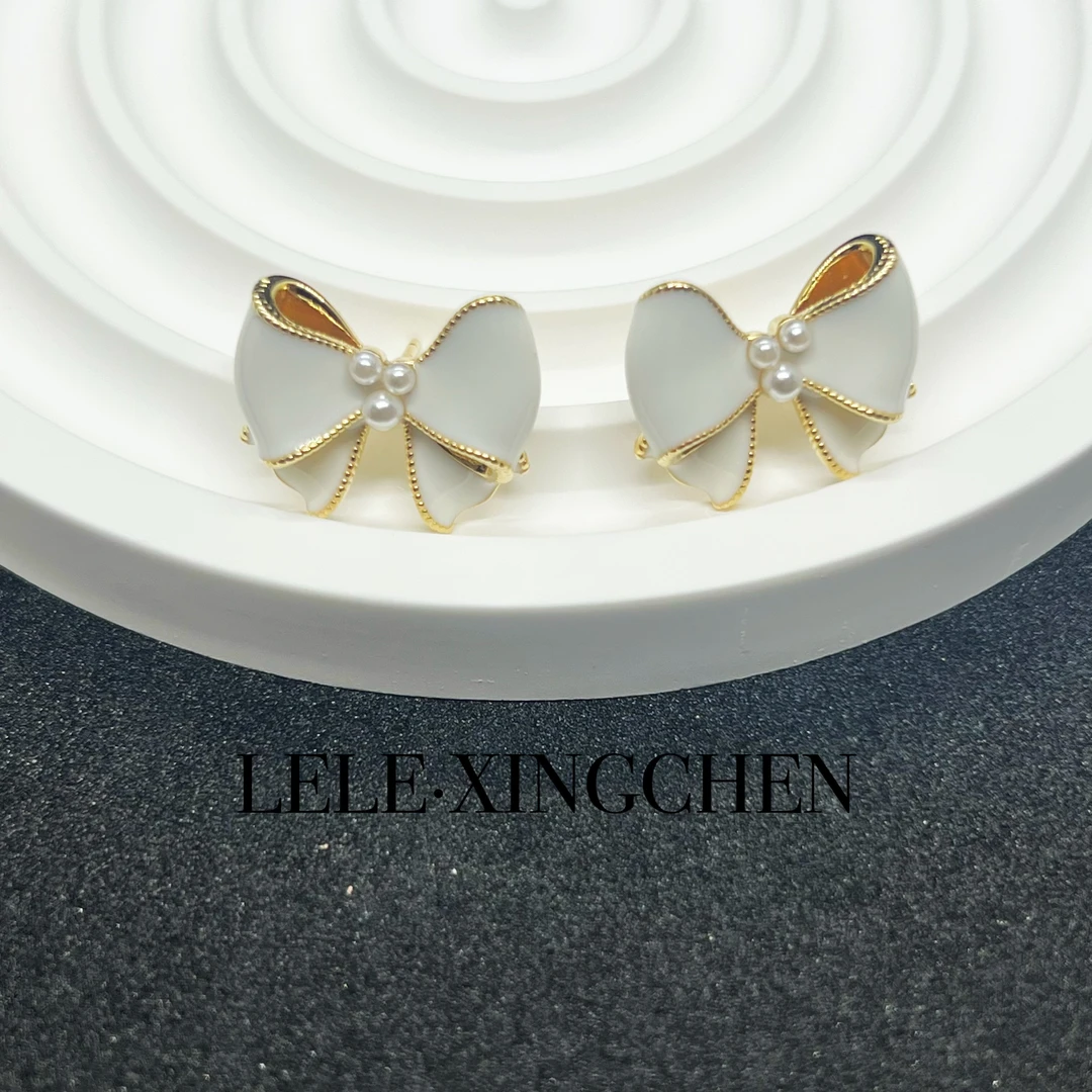 铜合金耳饰 小甜美温柔气质白色蝴蝶结耳钉简约百搭y
