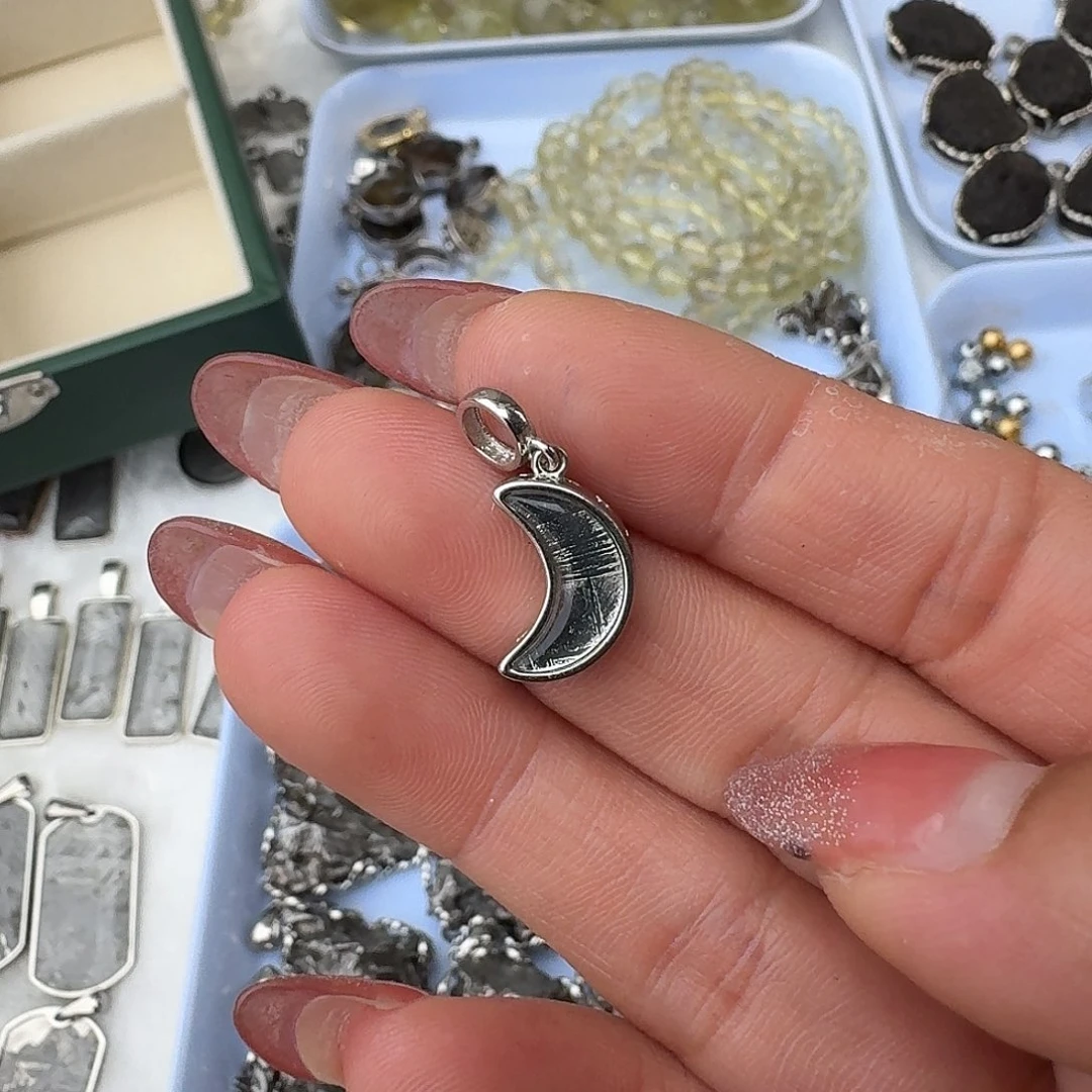 水晶手链未镶嵌小***酒水晶吊坠