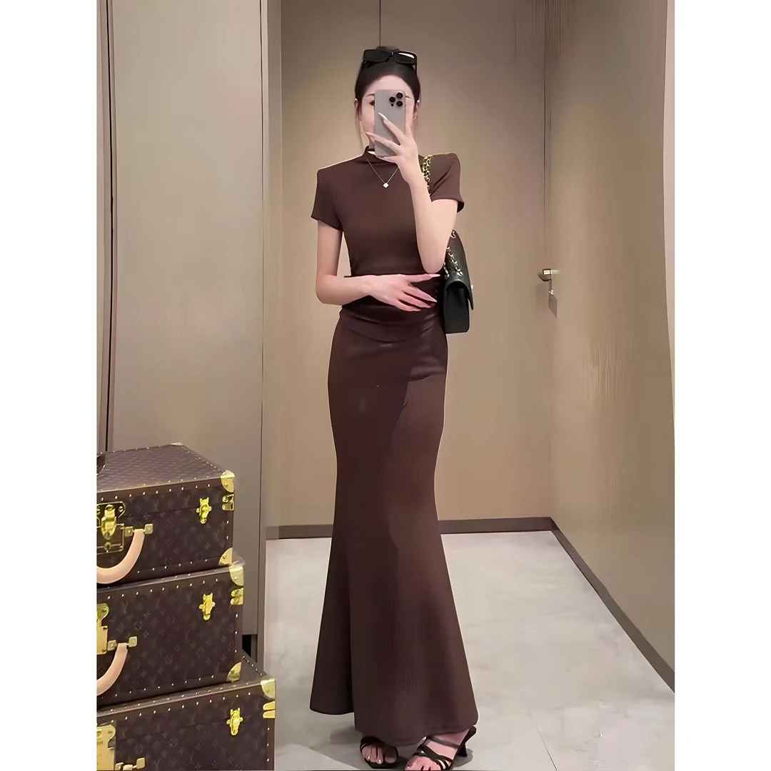 2025早秋新款复古辣妹直角肩半高领上衣高腰显瘦鱼尾半身裙套装女
