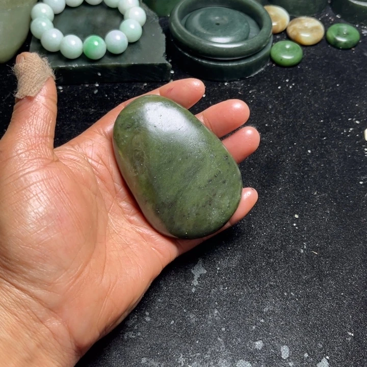 和田玉（糖玉）未镶嵌珠宝奇石