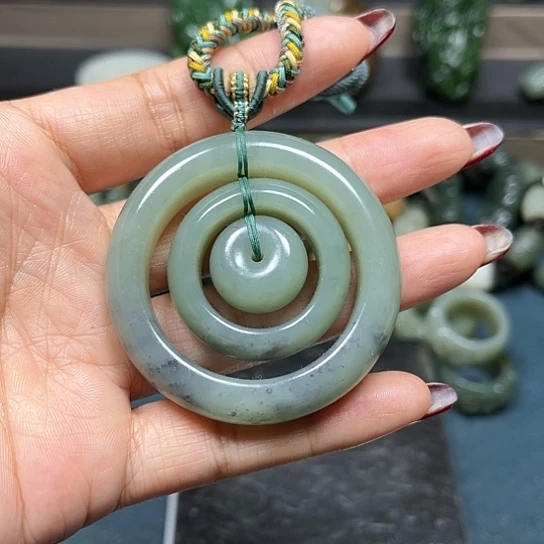 和田玉挂件未镶嵌