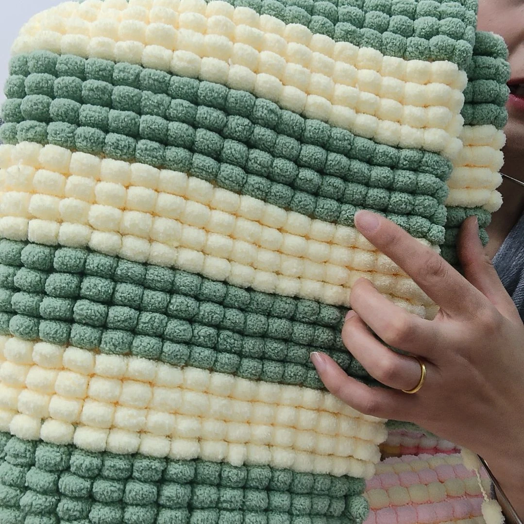 草绿奶油黄共27各一半