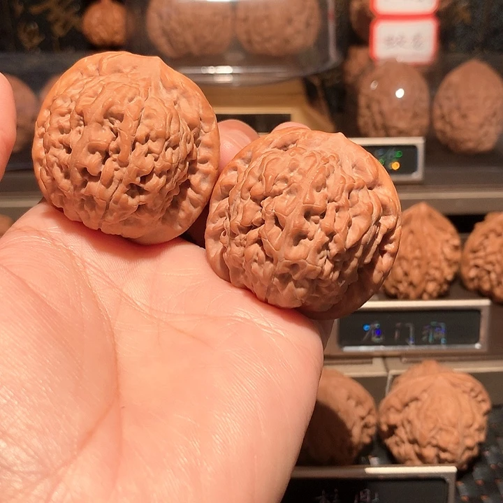 瞧***文玩核桃把件莲花
