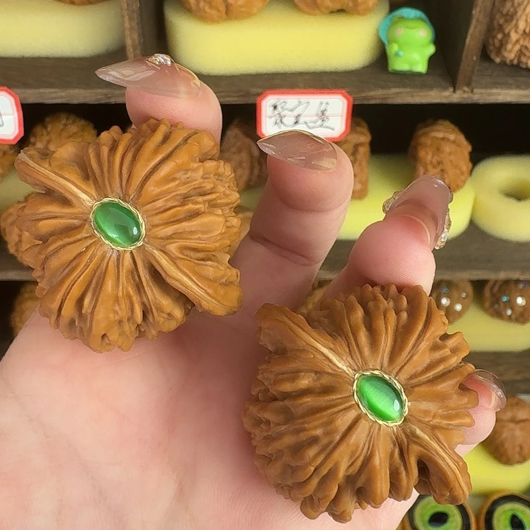 彦***文玩核桃四座楼边39（镶嵌介意勿拍）