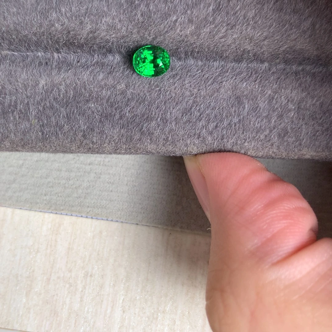 裸石石榴石（沙弗莱）未镶嵌1.13 卡扎尼绿