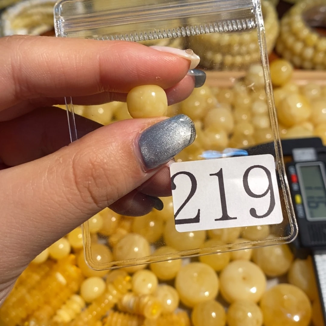 未镶嵌琥珀珠宝奇石219