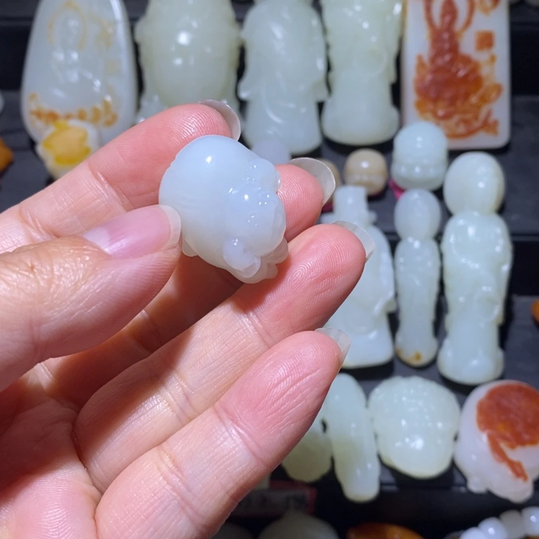 *****和田玉未镶嵌颈饰