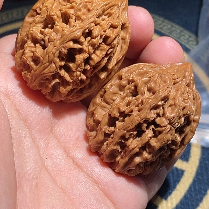 【闪购商品】文玩核桃吊坠风**吹九龙筋