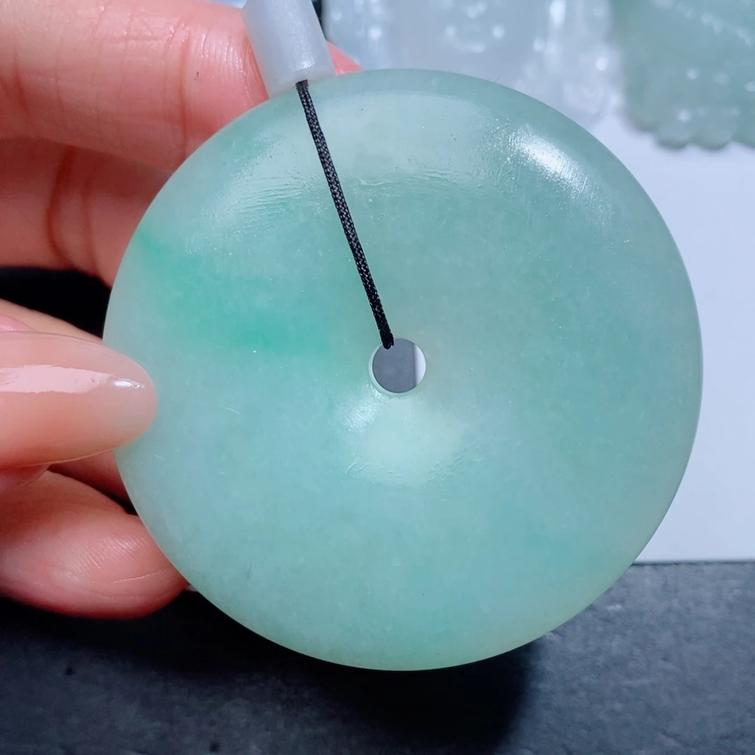 定制翡翠吊坠未镶嵌