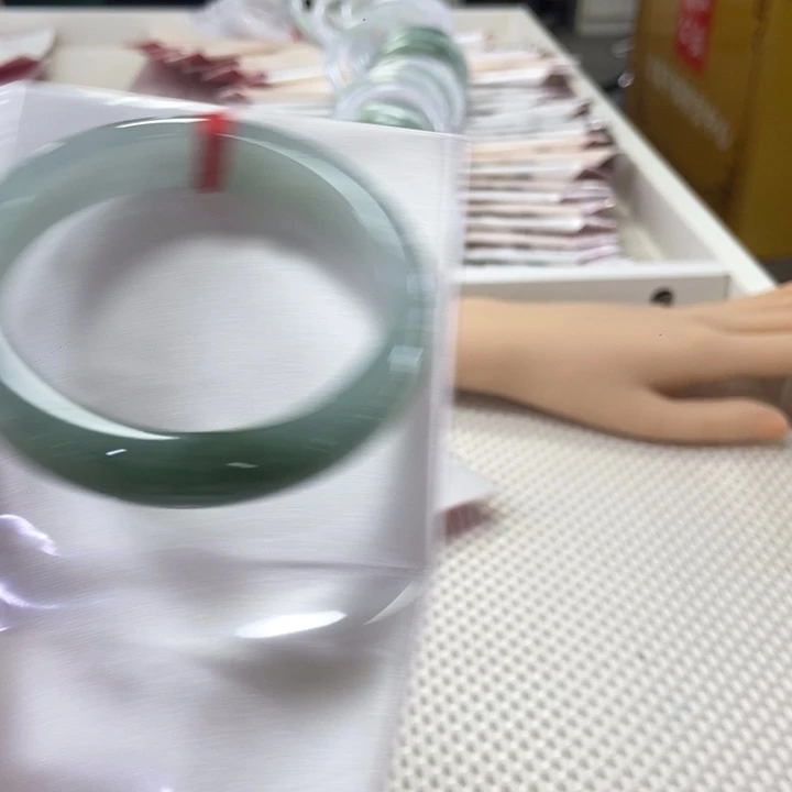@***…翡翠未镶嵌手镯缅甸天然A翡翠