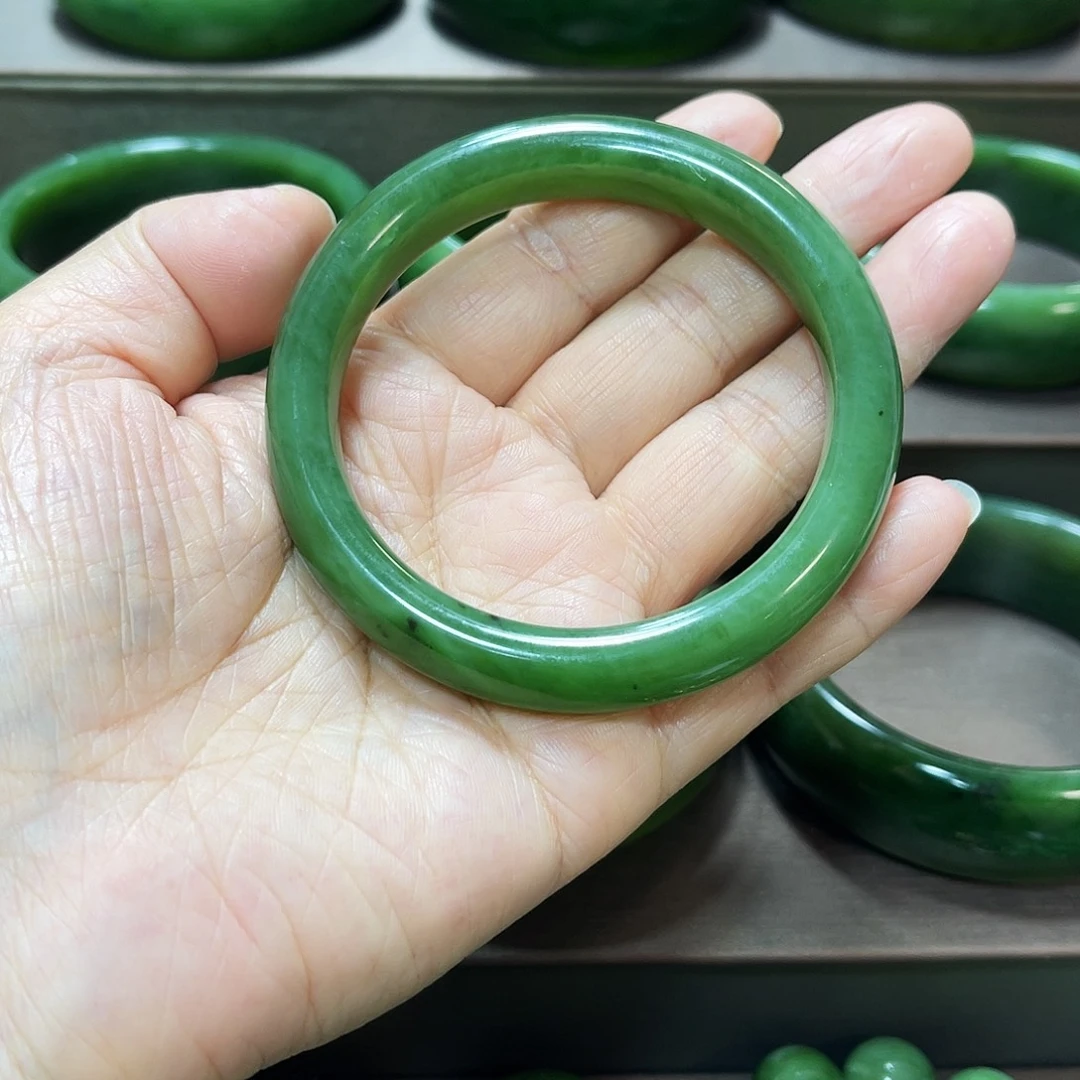 和田玉（碧玉）未镶嵌手镯