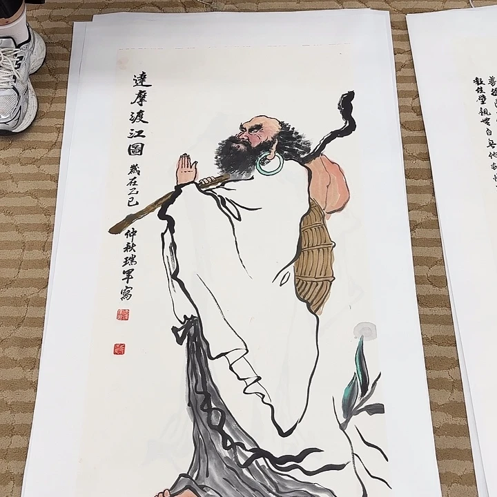 国画花鸟等多种鸟类的栖息