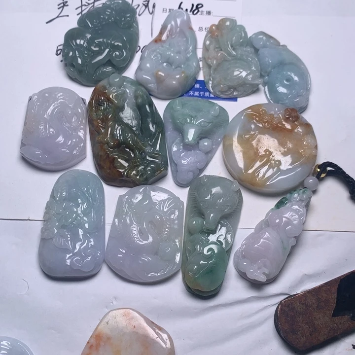 翡翠未镶嵌颈饰新*龙龟，鹿虎牌悟道狼花件