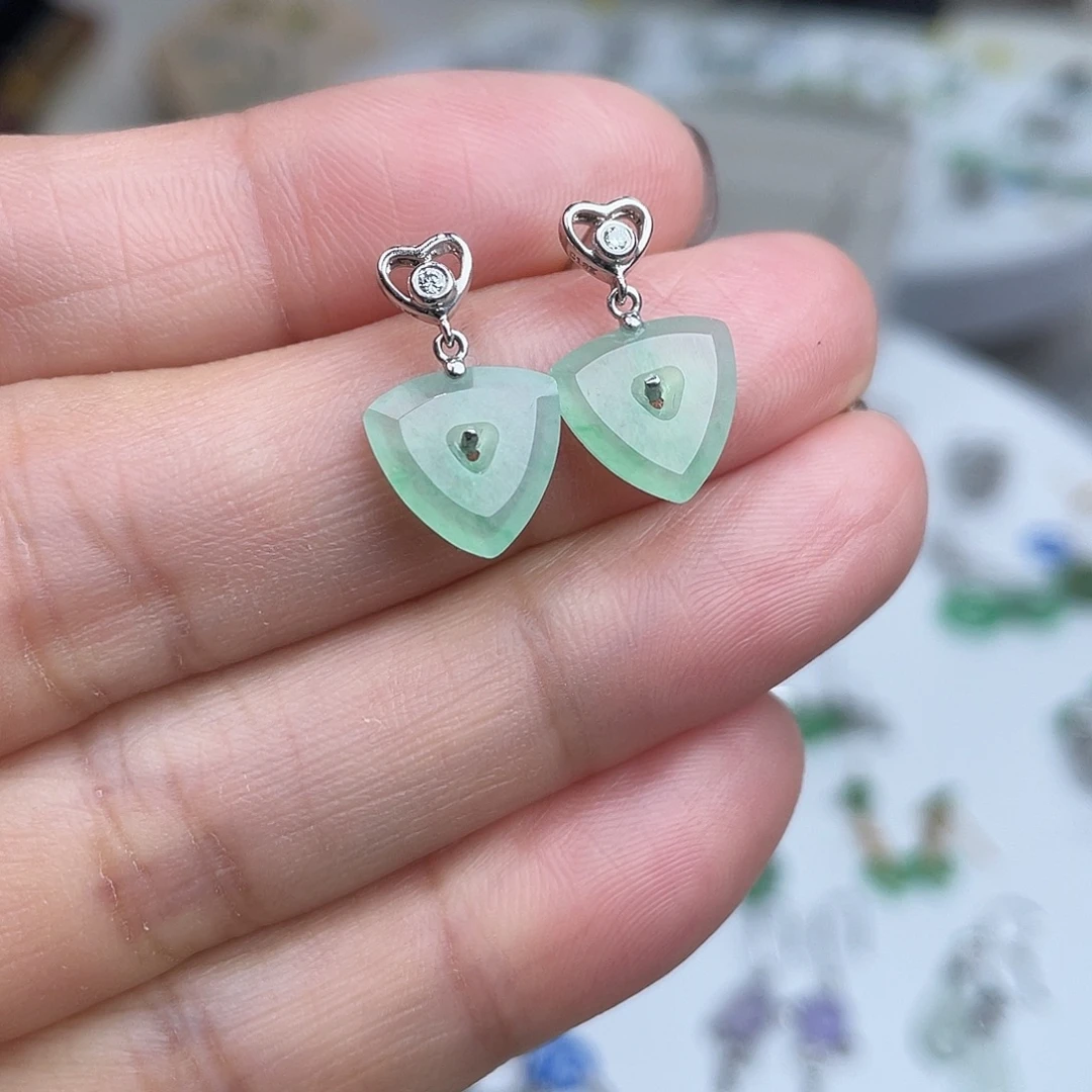 翡翠18K金镶嵌耳饰1111