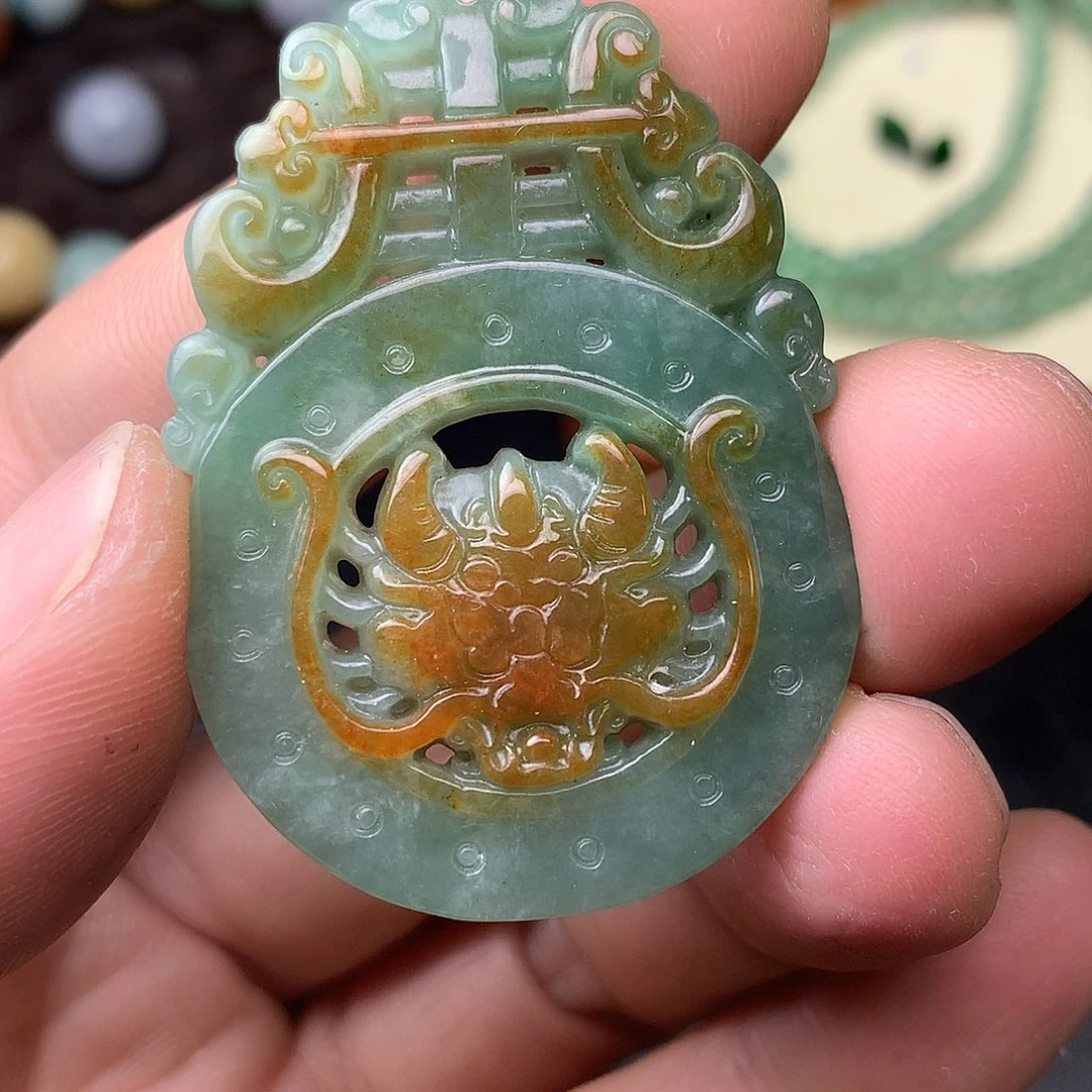 翡翠未镶嵌颈饰翡翠首饰和翡翠珠宝