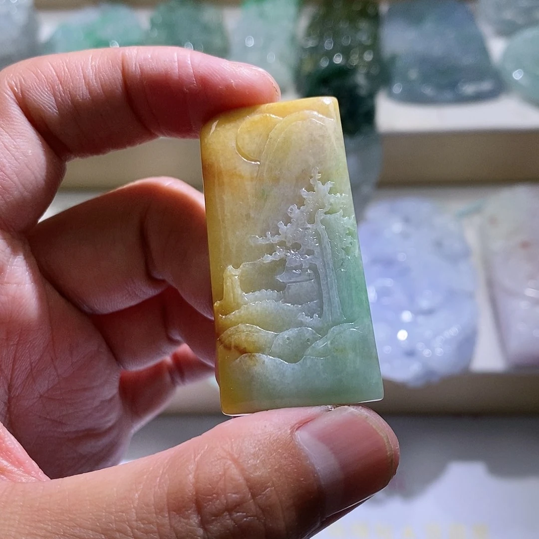 【闪购商品】翡翠颈饰未镶嵌山水