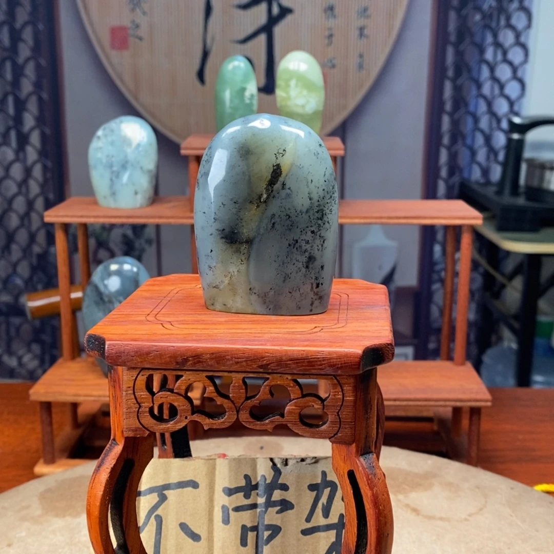 子***龙玉岫岩精品原石摆件