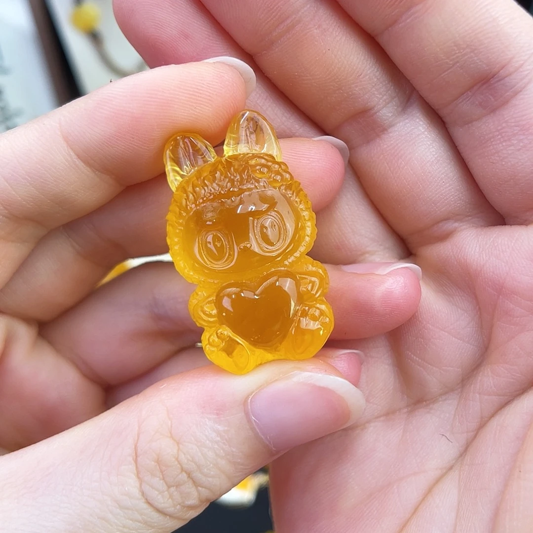 手***心琥珀未镶嵌珠宝奇石