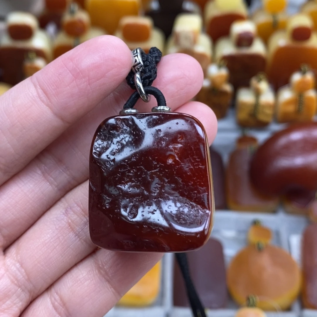 蜜蜡未镶嵌珠宝奇石