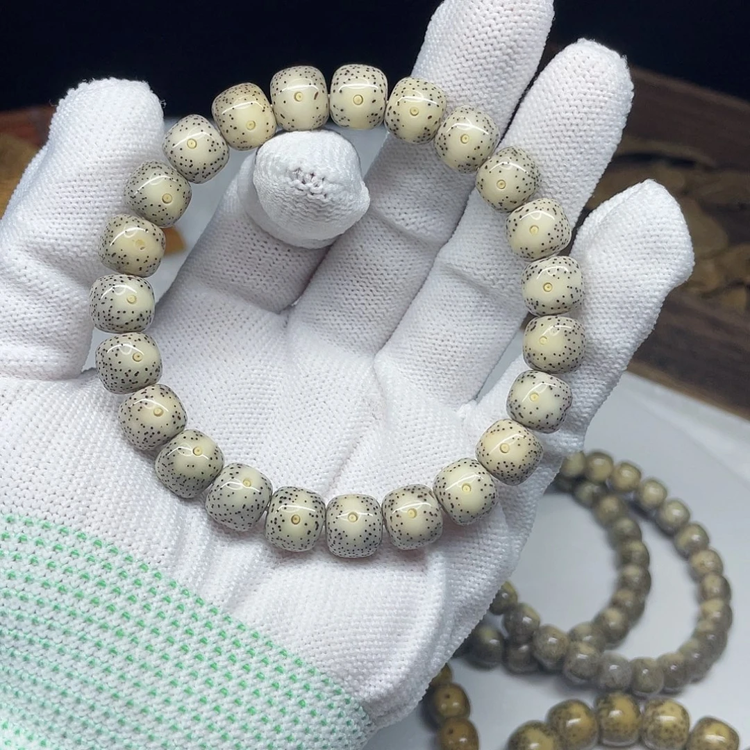 星月菩提吊坠16。10/9骨瓷白黄金瞳