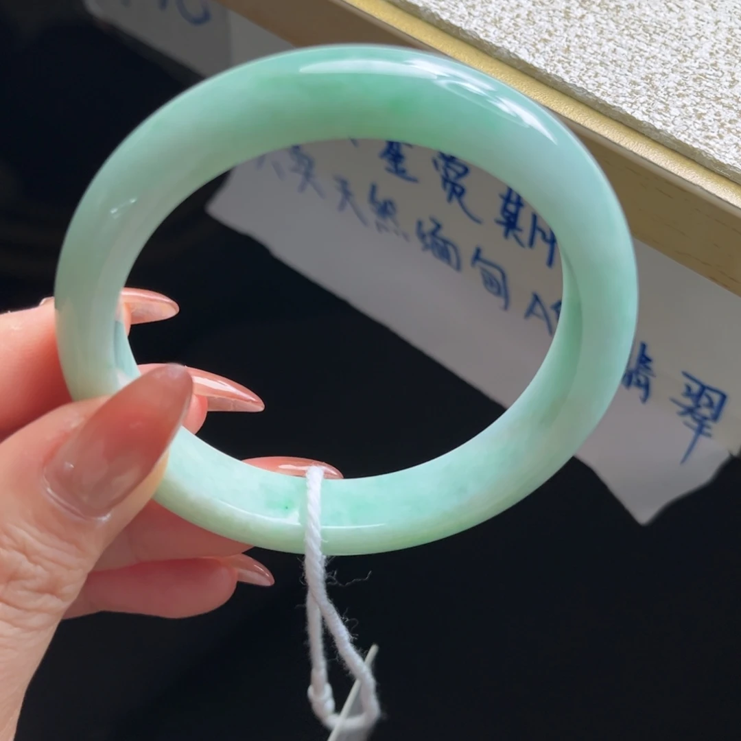 翡翠未镶嵌手镯手镯