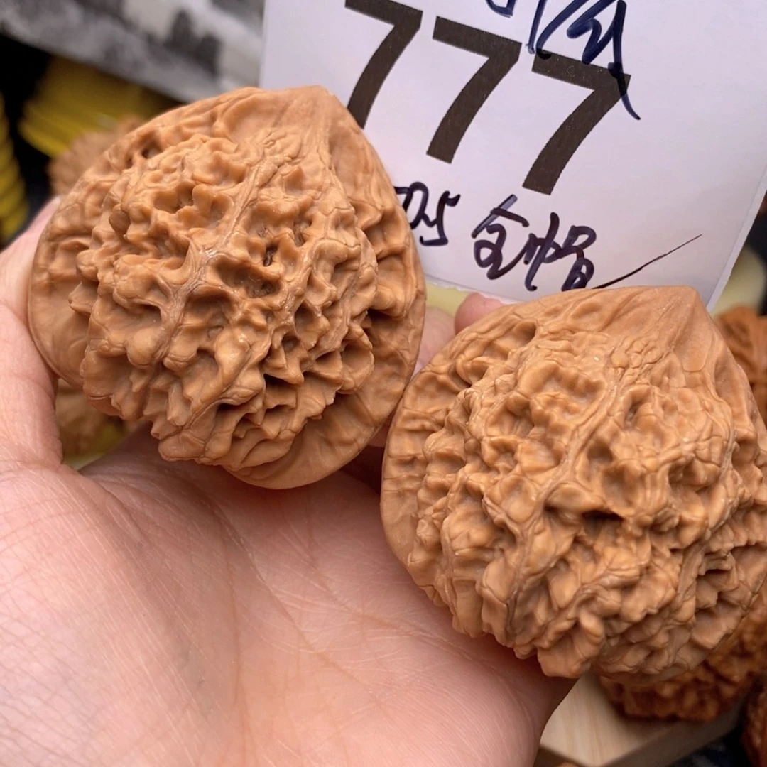 文玩核桃把件777号50.5全帽