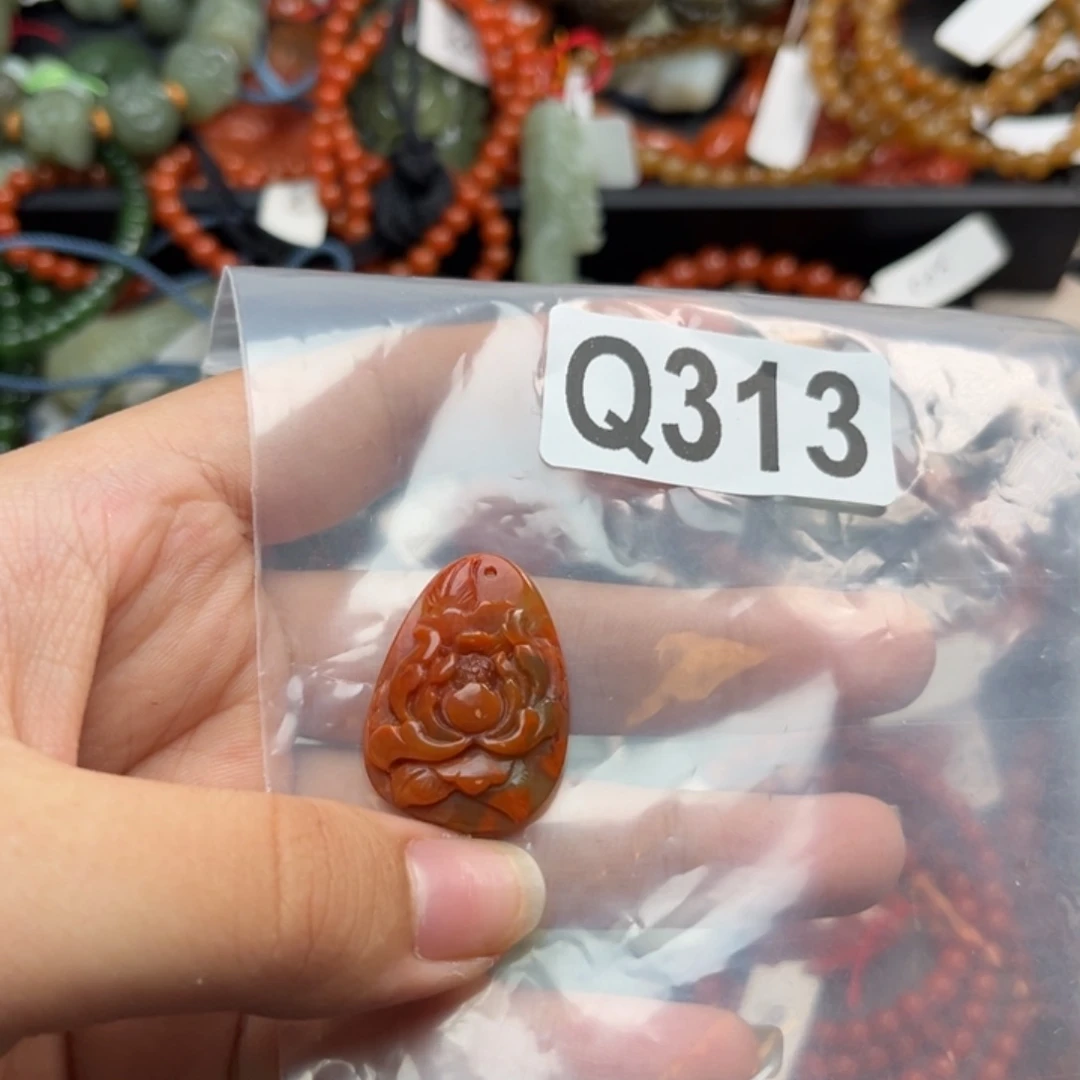 南红玛瑙未镶嵌珠宝奇石