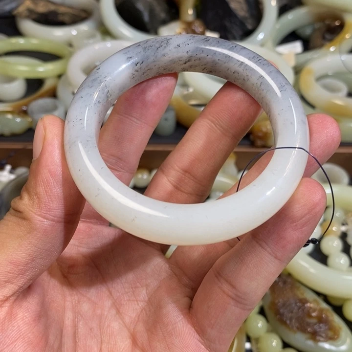 未镶嵌手镯和田玉新疆和田黑山矿白玉点墨青花手镯