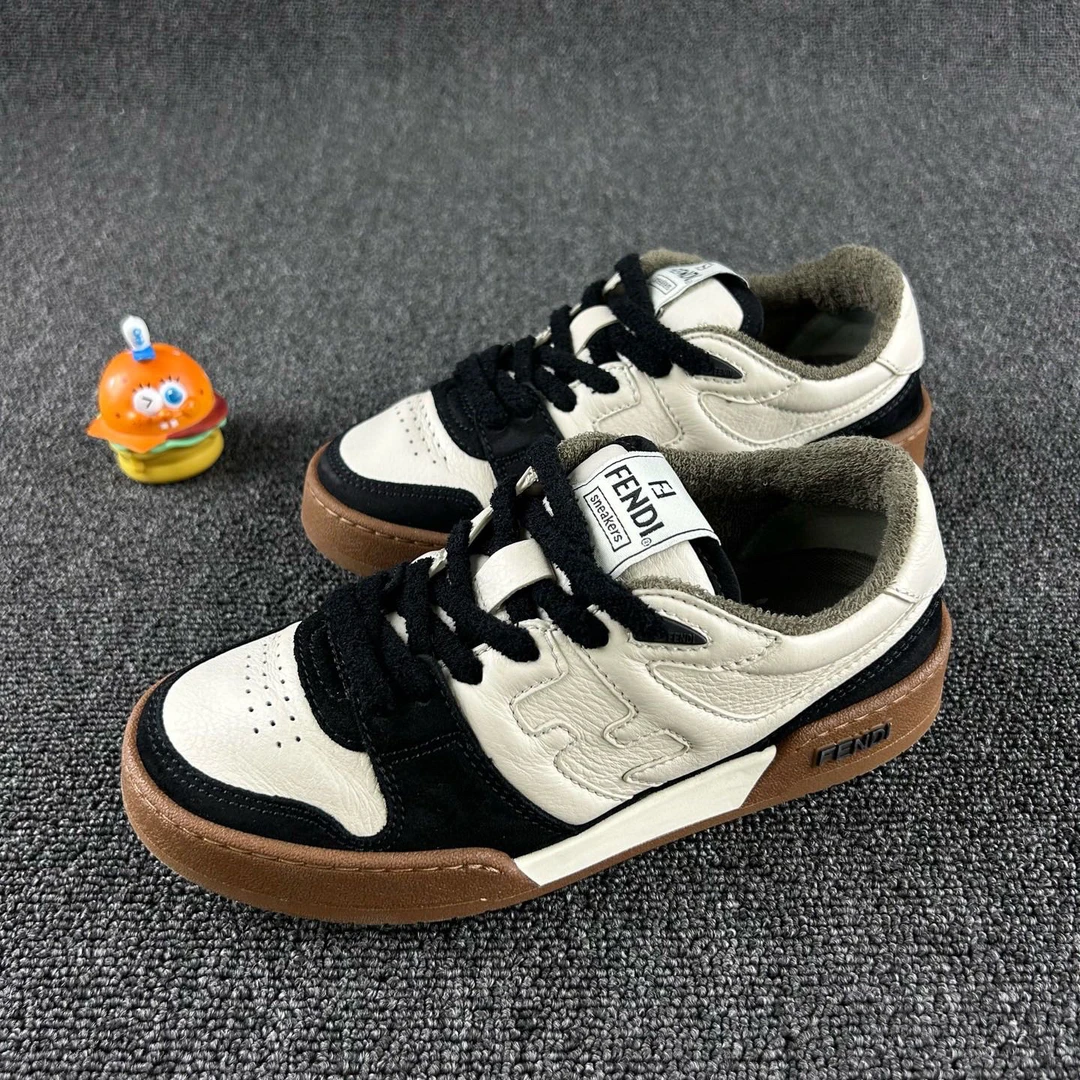 95新 FENDI/芬迪 黑白熊猫板鞋36码 上脚休闲百搭 HB4212