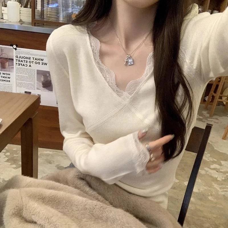 别致绝美V领蕾丝洋气打底衫女春秋高级感毛衣内搭长袖针织衫上衣