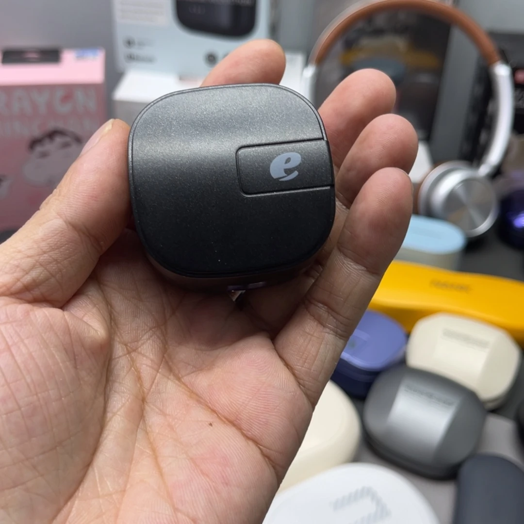 宏基黑色豆豆。