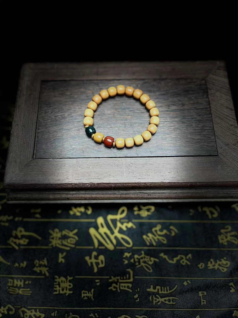 STN-108精选小叶紫檀手串搭配  （无礼盒）