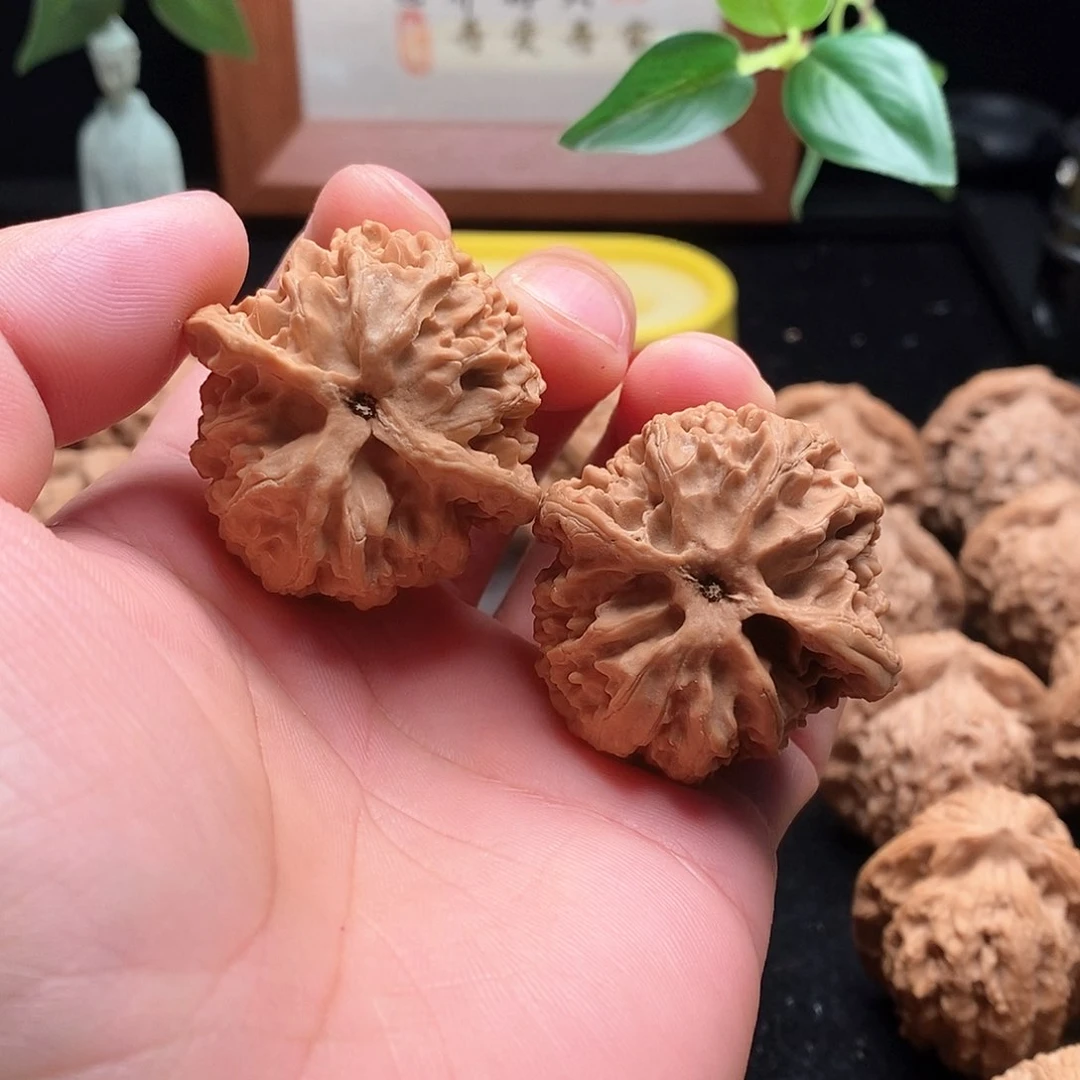 文玩核桃吊坠苹果园40