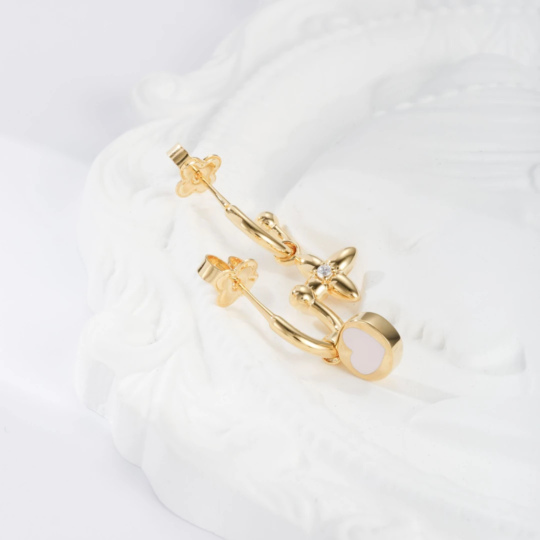 【花花爱心耳钉】轻奢时尚百搭小众简约素款气质ins耳钉