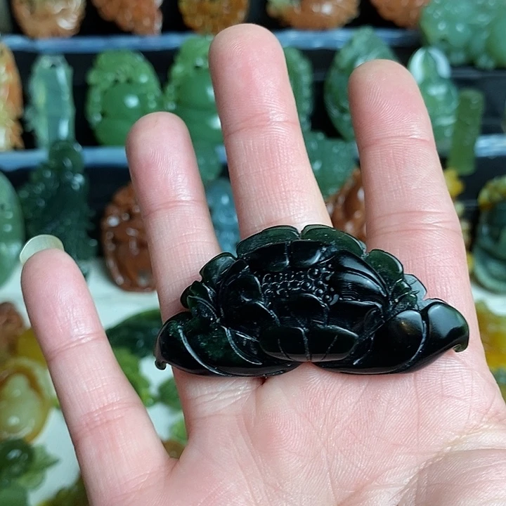 未镶嵌蛇纹石玉颈饰钻*鞋