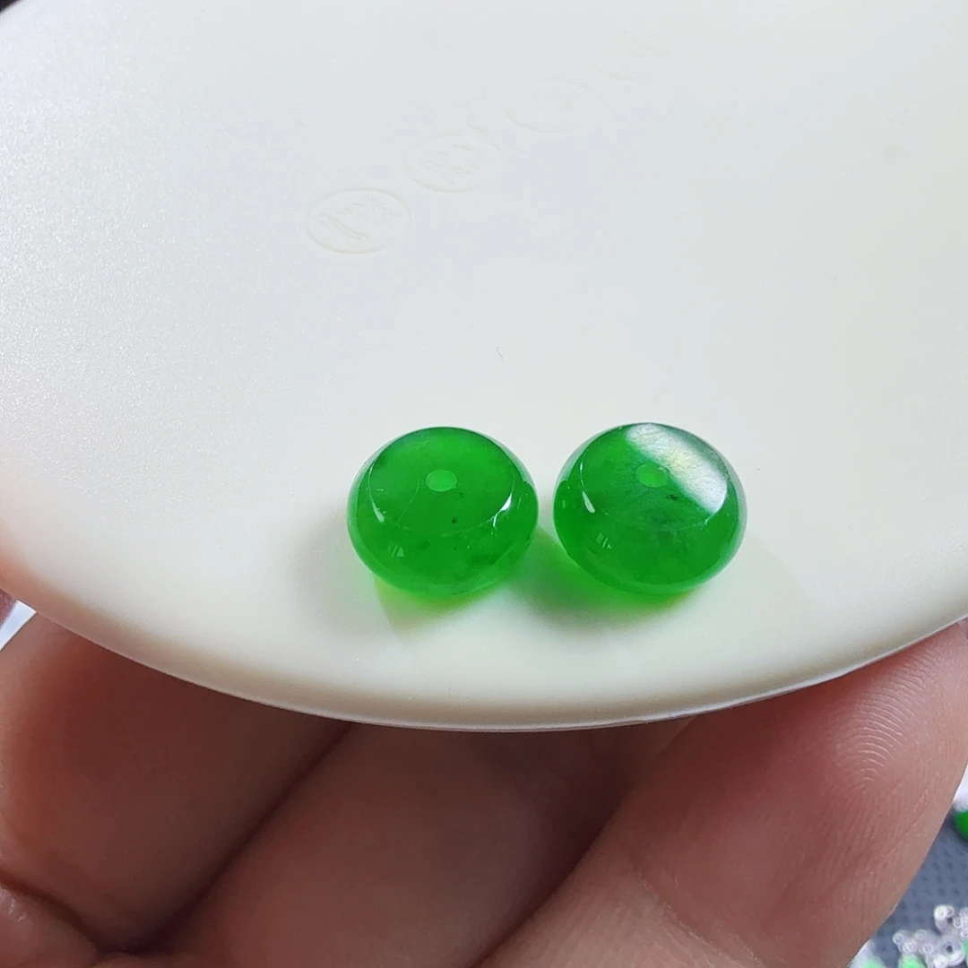 翡翠未镶嵌颈饰裸石