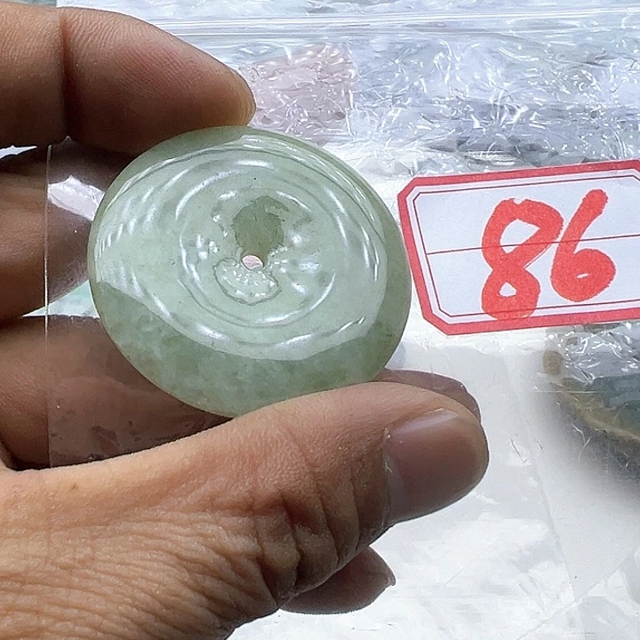 翡翠颈饰未镶嵌天然缅甸翡翠吊坠