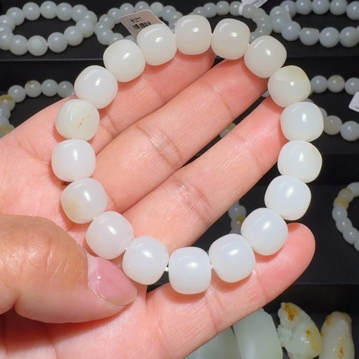 静***贤和田玉（子料）未镶嵌颈饰