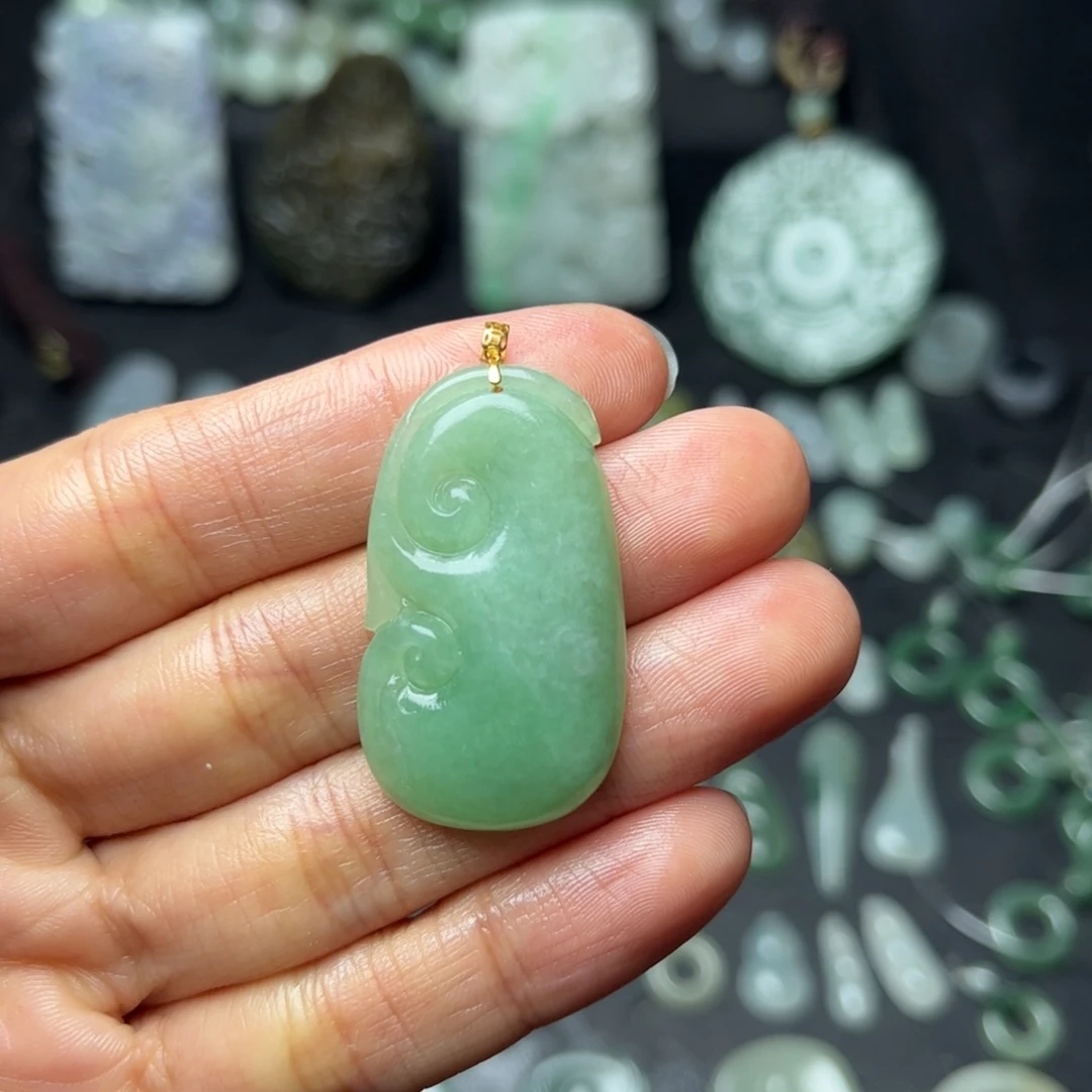 翡翠未镶嵌颈饰翡翠23