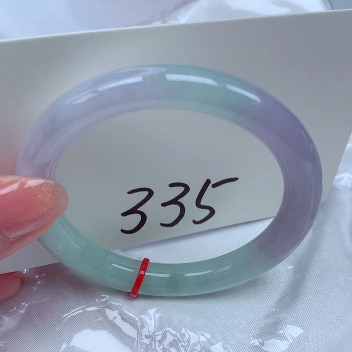 翡翠手镯未镶嵌翡翠