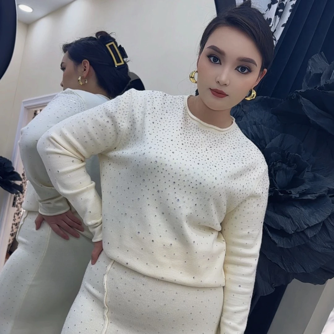 秋冬新款山羊绒点子纱圆领上衣搭配针织松紧腰半身裙套装