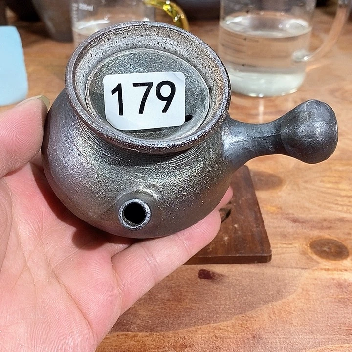 我们的确是一个人的