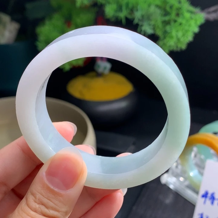 未镶嵌翡翠手镯定制翡翠小*语