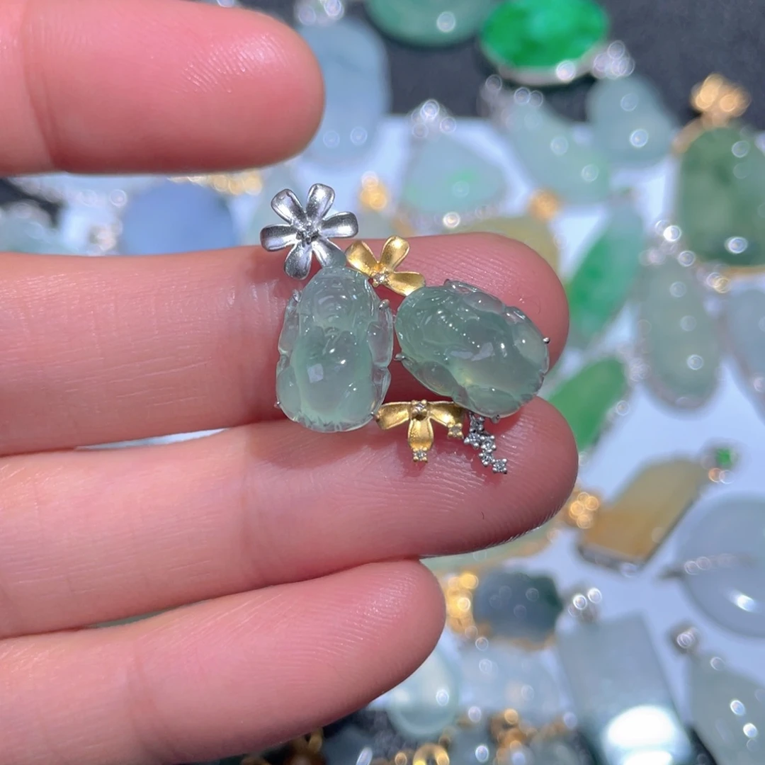 翡翠颈饰18K金镶嵌翡翠