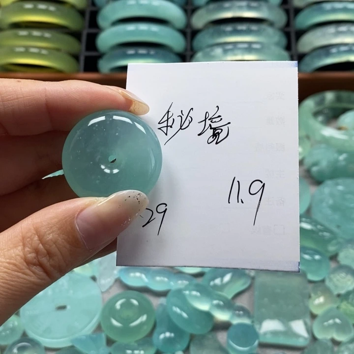 未镶嵌蛇纹石玉手镯秘**罗