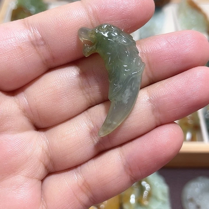 岫玉吊坠(不含链)未镶嵌